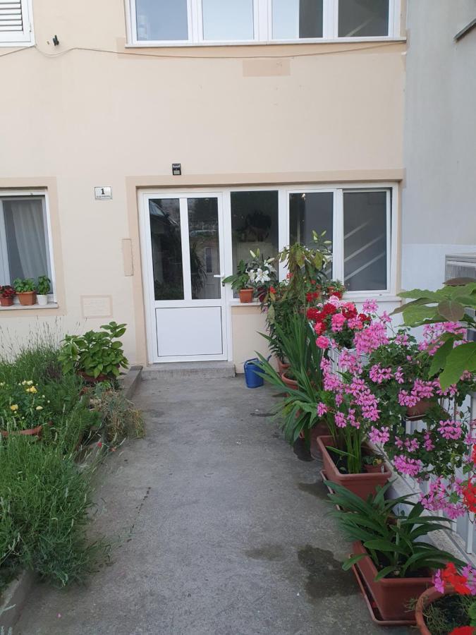 Apartman Nina Hvar Town Bagian luar foto