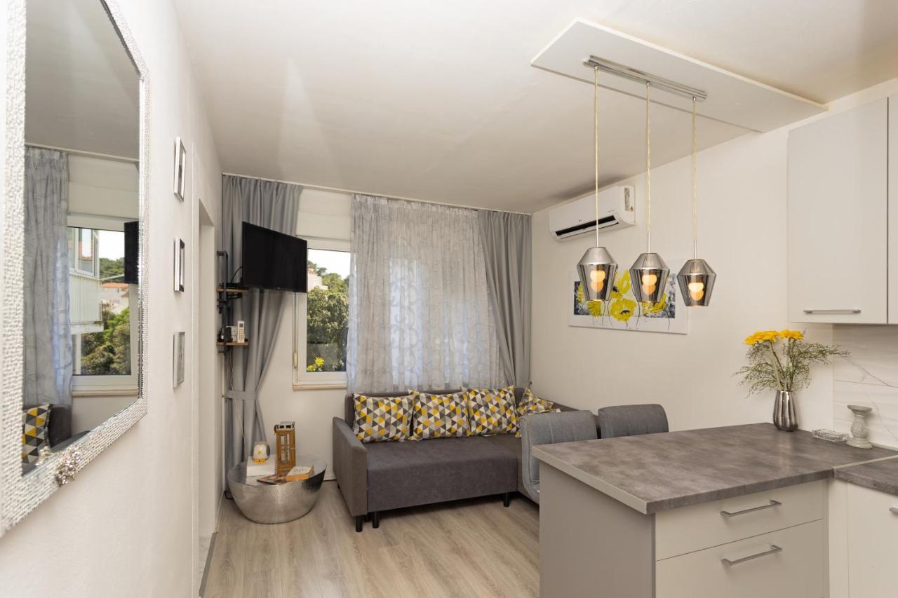 Apartman Nina Hvar Town Bagian luar foto