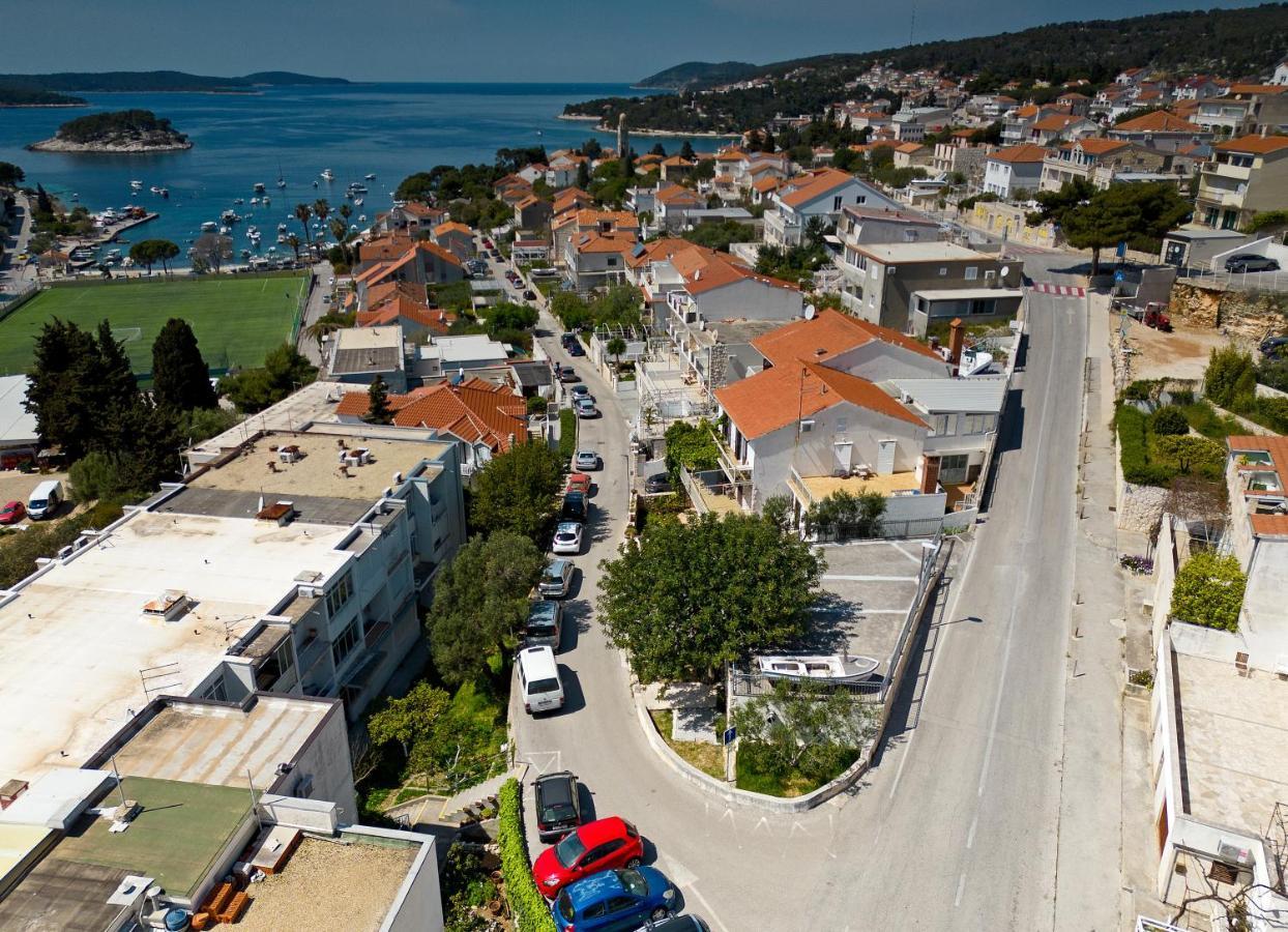 Apartman Nina Hvar Town Bagian luar foto